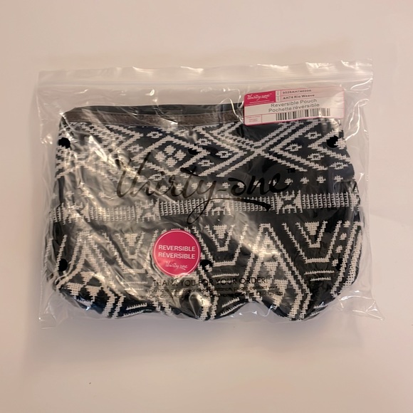 NWT Thirty-one Reversible pouch-Rio Weave - Picture 3 of 3